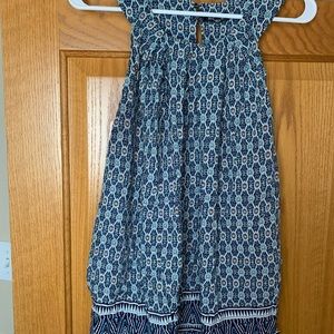 Sleeveless patterned shirt